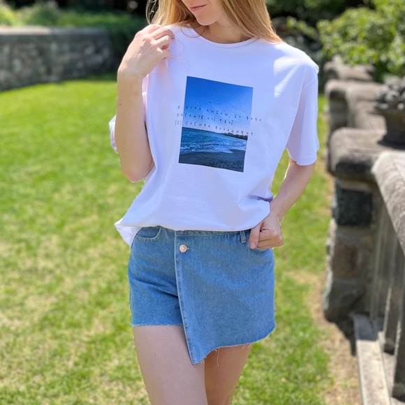 Oversized white cotton t-shirt with a photo print of the sea - Picture 2 of 3